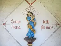Statue Maria mit dem Jesuskind am Arm